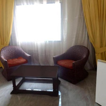 Hotel Azur Yaoundé エクステリア 写真