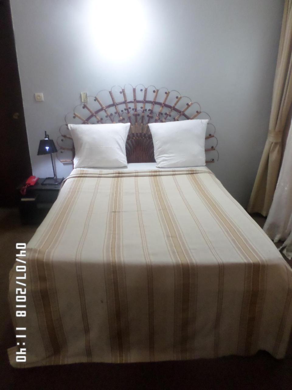 Hotel Azur Yaoundé エクステリア 写真