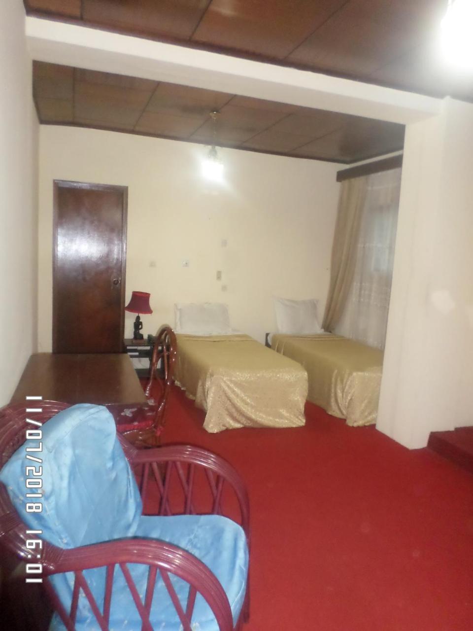 Hotel Azur Yaoundé エクステリア 写真