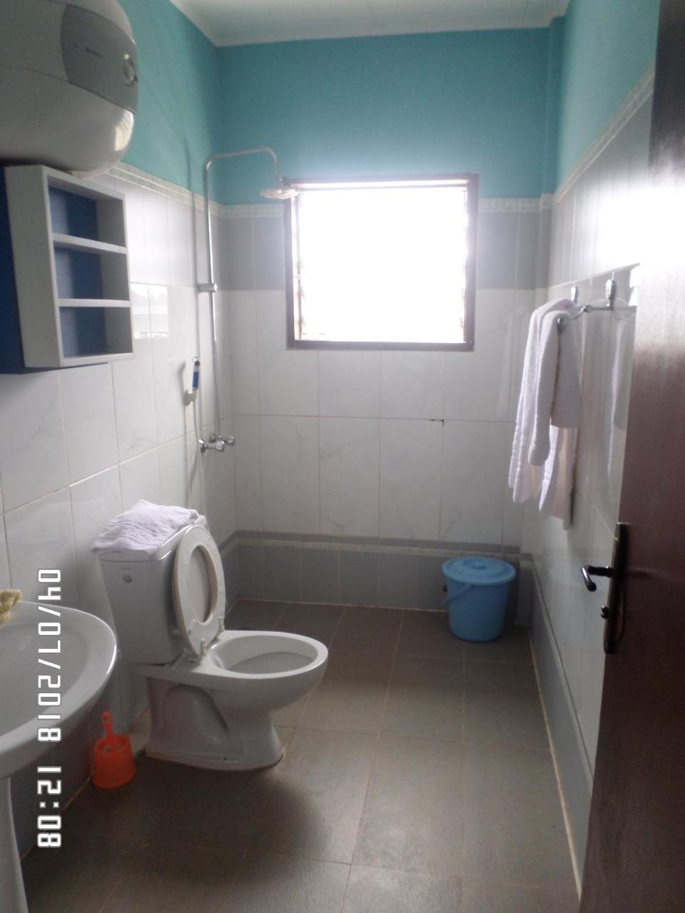 Hotel Azur Yaoundé エクステリア 写真